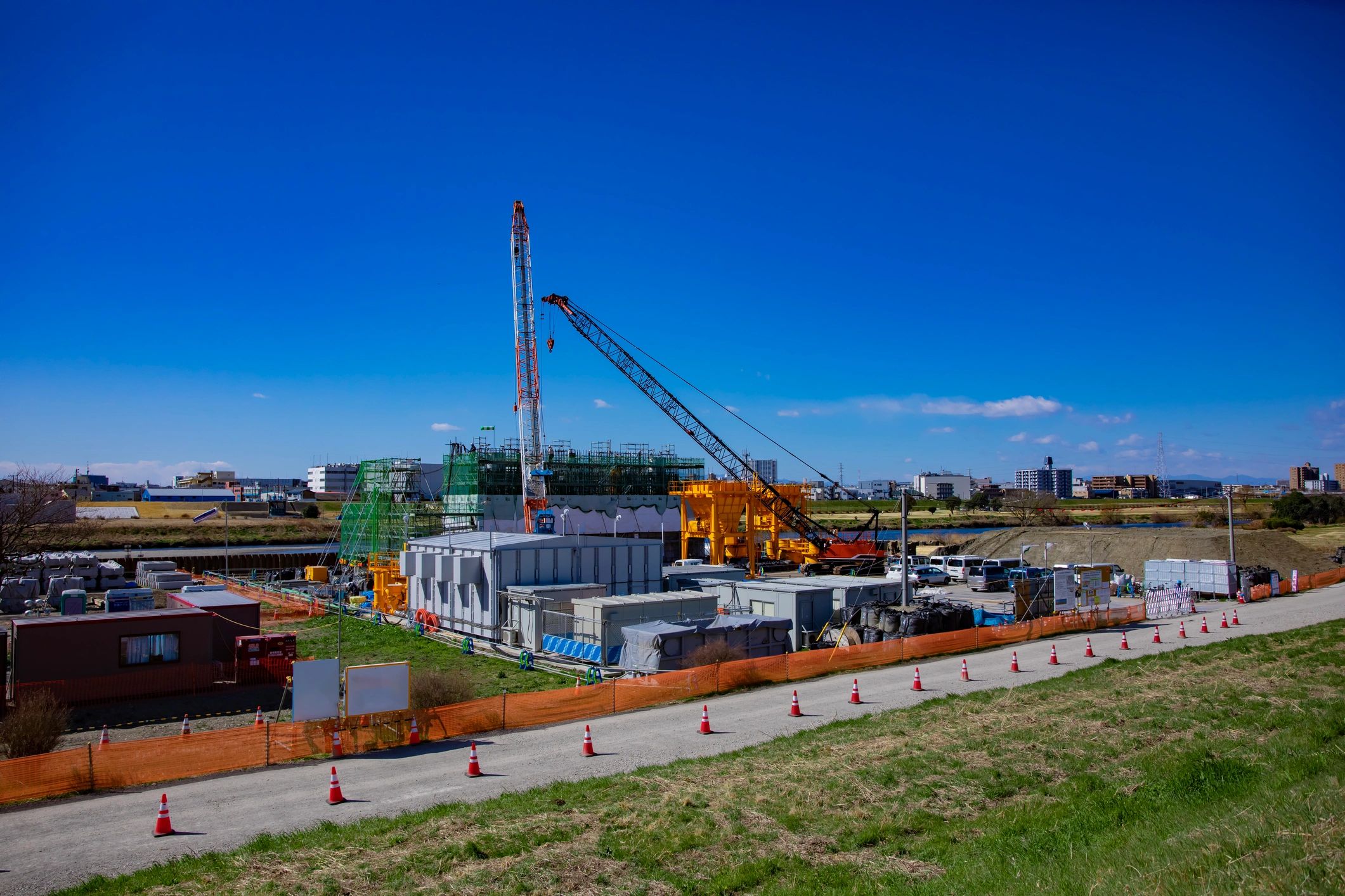 Construction project scale and delivery
